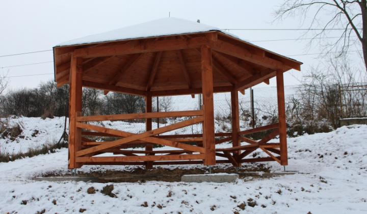 12. fotografia fotogalérie Pomoc z EÚ 2014 - 2020 / Budovanie vstupných prvkov drobnej infraštruktúry - foto