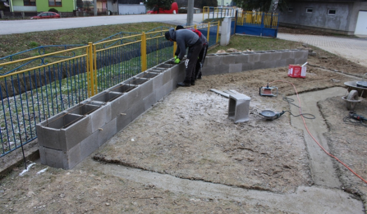 29. fotografia fotogalérie Pomoc z EÚ 2014 - 2020 / Budovanie vstupných prvkov drobnej infraštruktúry - foto