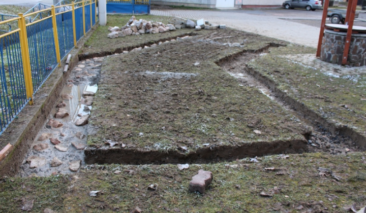 30. fotografia fotogalérie Pomoc z EÚ 2014 - 2020 / Budovanie vstupných prvkov drobnej infraštruktúry - foto