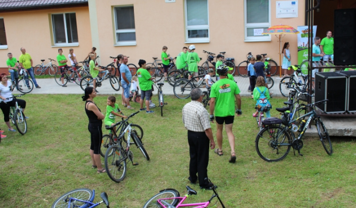 3. fotografia fotogalérie Pomoc z EÚ 2014 - 2020 / Cykloturistický prejazd okolo rieky Poprad - foto