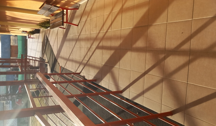 4. fotografia fotogalérie Pomoc z EÚ 2021 - 2027 / Rekonštrukcia zábradlia v polyfunkčnom centre Ľubotín - foto